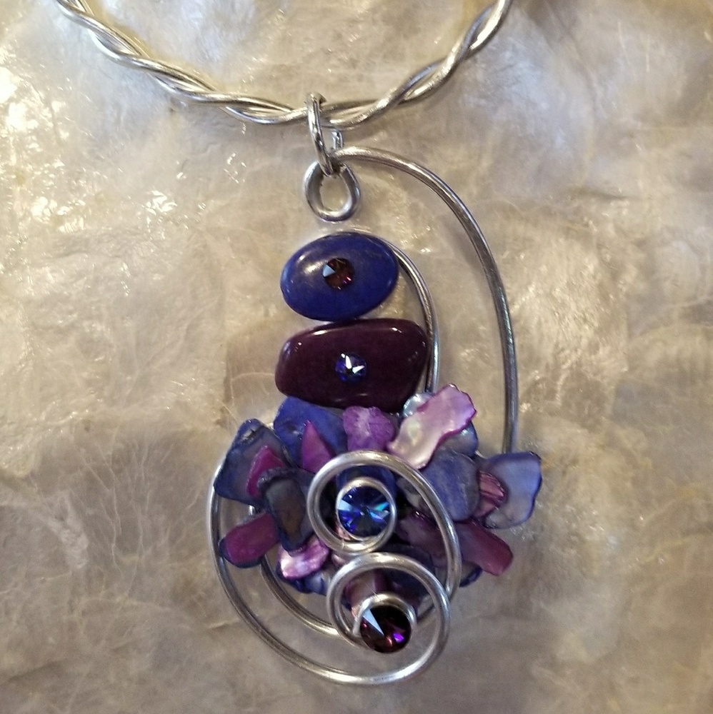 Wire necklace